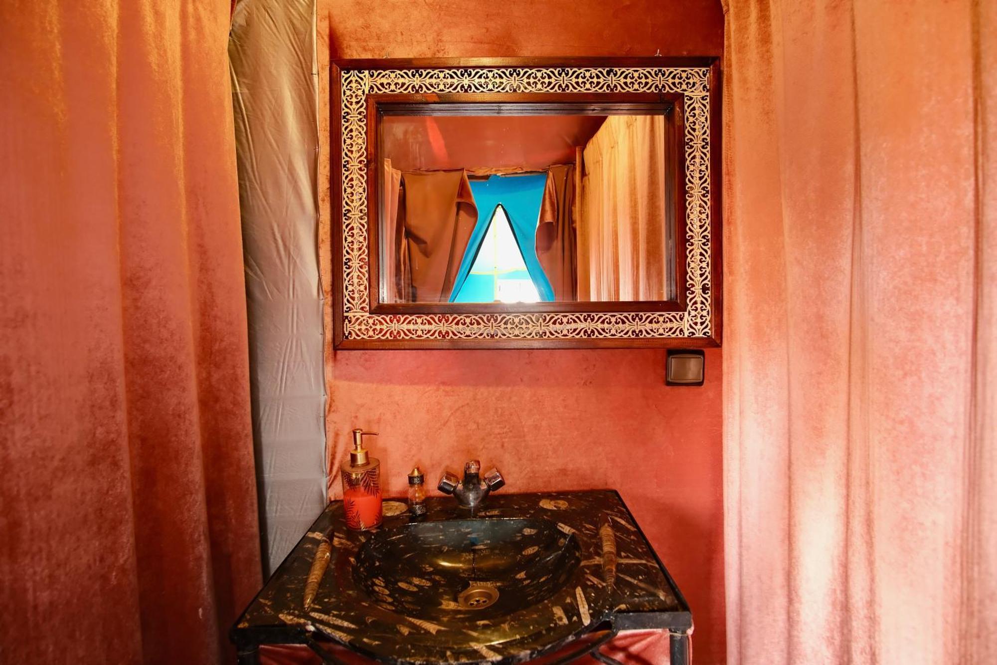 Отель Sahara Dream Luxury Camp Мерзуга Экстерьер фото